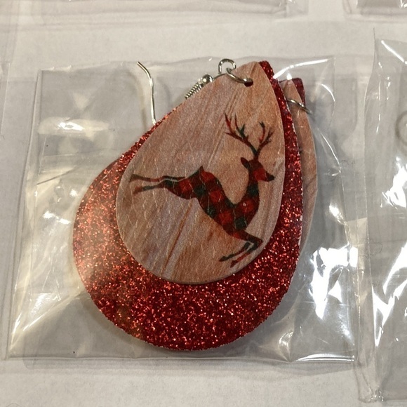 NEW! 7 PAIRS OF BUFFALO CHECK CHRISTMAS DROP/DANGLE FAUX LEATHER EARRINGS - Picture 6 of 13